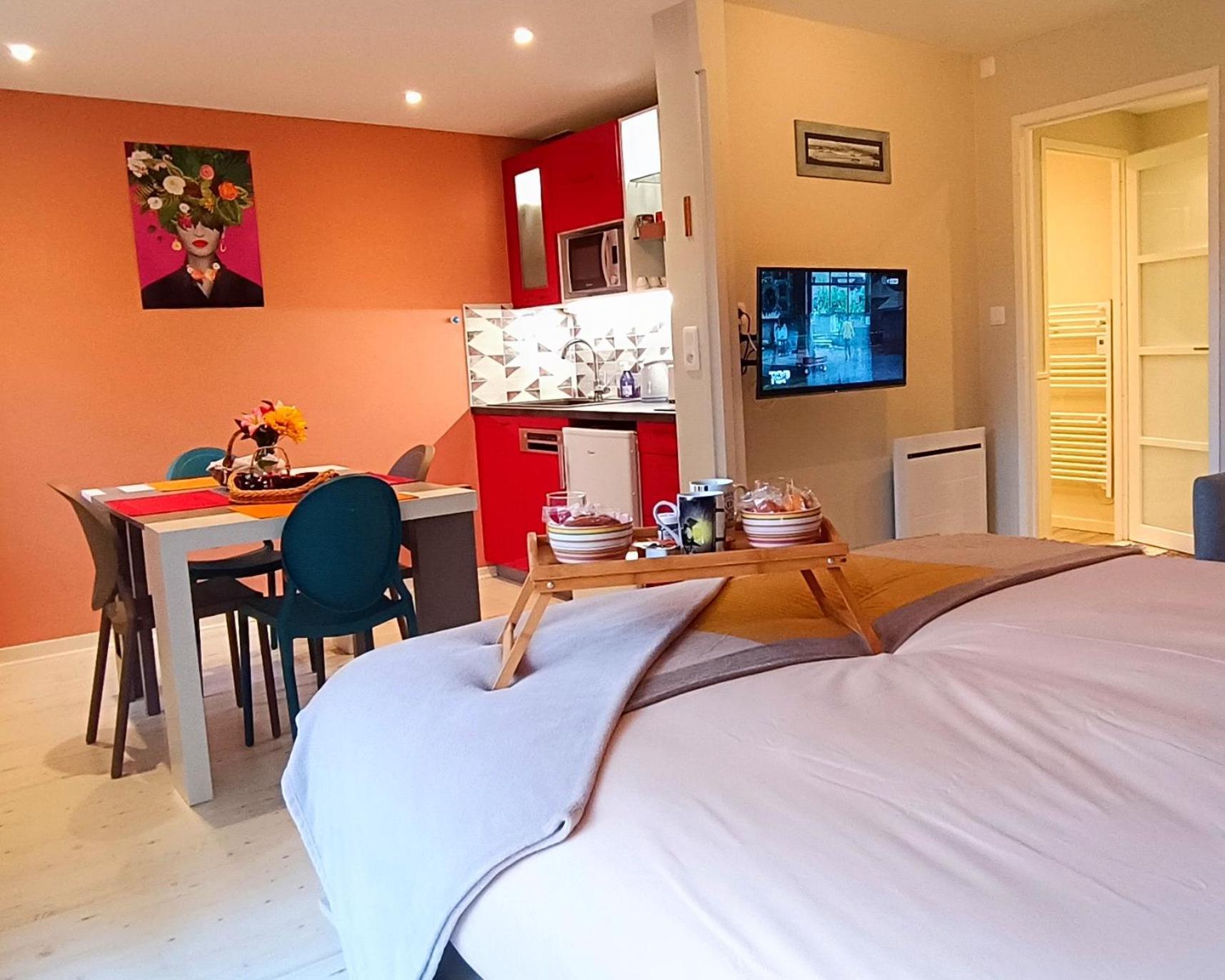 Studio Proche Plage - Parking Gratuit Et Prive - Terrasse Et Petit Jardin Cloture كورسول-سور-مار المظهر الخارجي الصورة