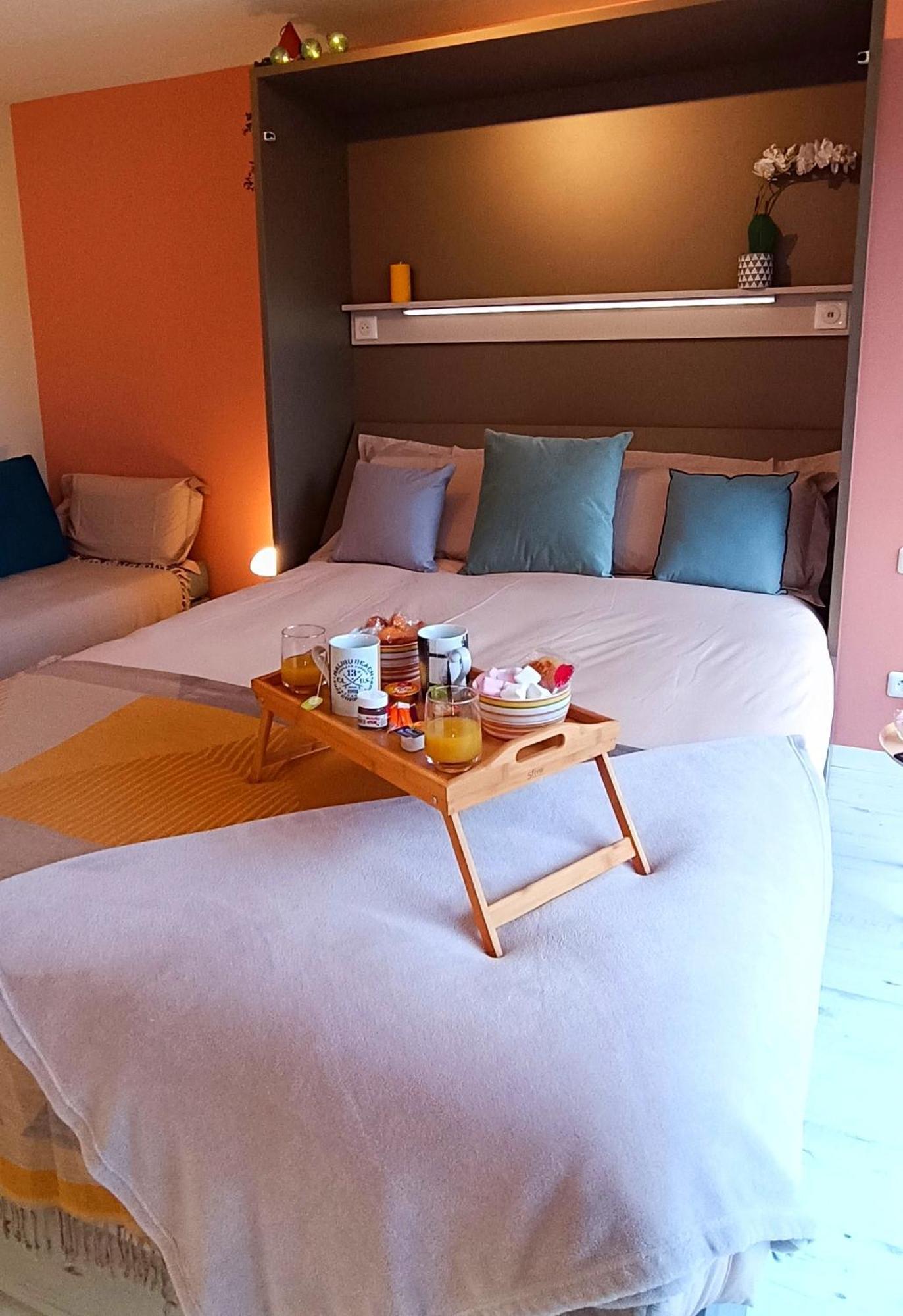 Studio Proche Plage - Parking Gratuit Et Prive - Terrasse Et Petit Jardin Cloture كورسول-سور-مار المظهر الخارجي الصورة