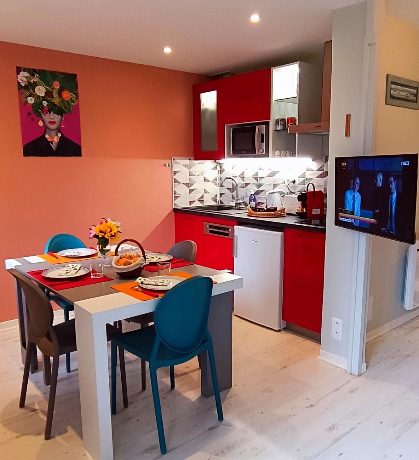 Studio Proche Plage - Parking Gratuit Et Prive - Terrasse Et Petit Jardin Cloture كورسول-سور-مار المظهر الخارجي الصورة